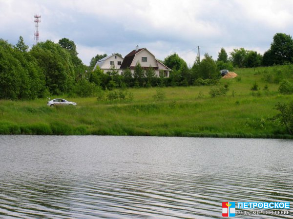 Спасское - вид на отдельные дома от Ивановского