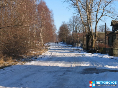 Петровское от поворота в начало