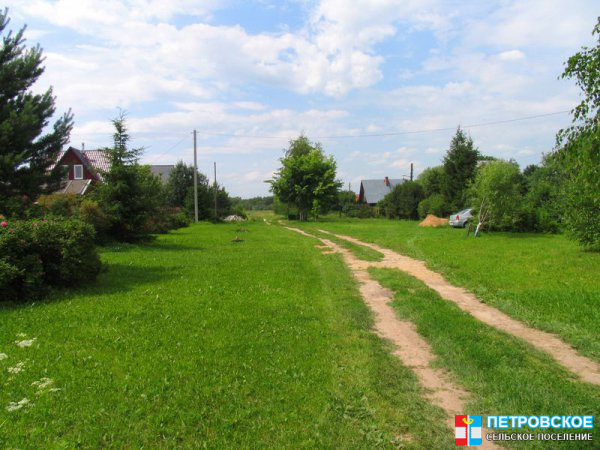 Городище - вид вдоль деревни
