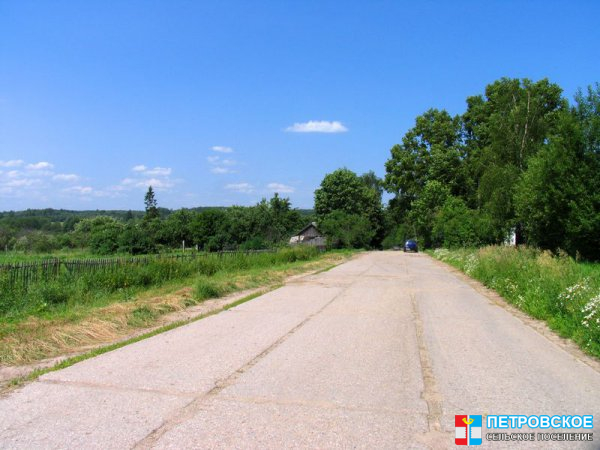 Тархово - вид от ангаров