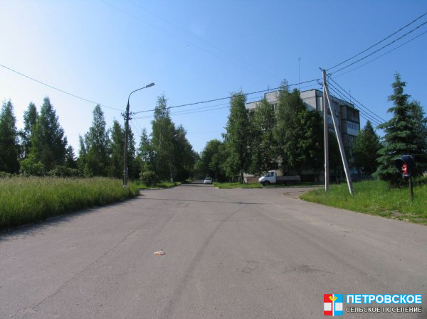 Центральная усадьба - вид от администрации в сторону шоссе